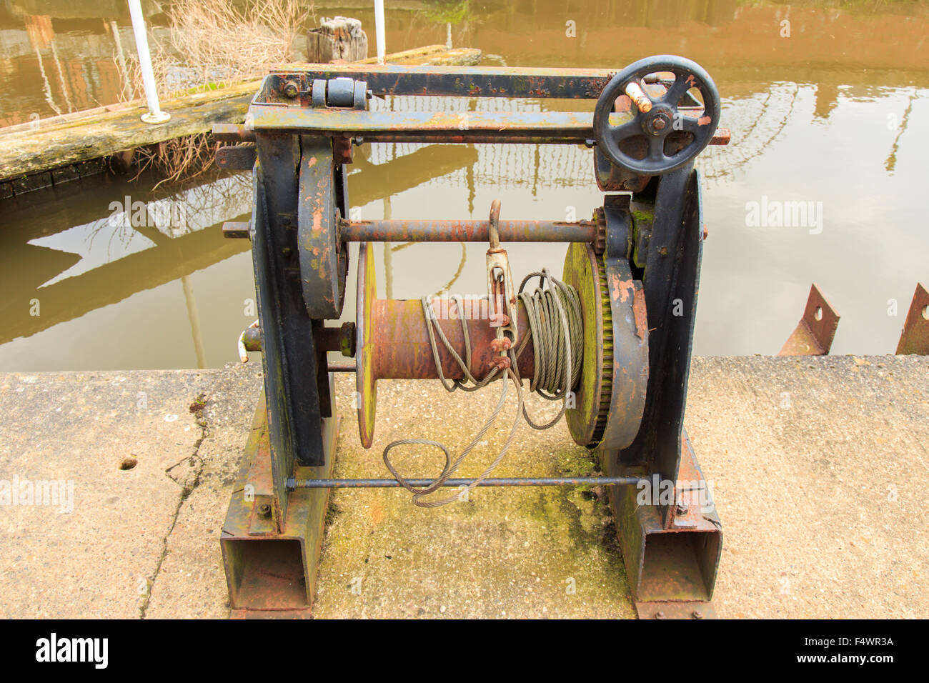 Winch drum hires stock photography and images Alamy