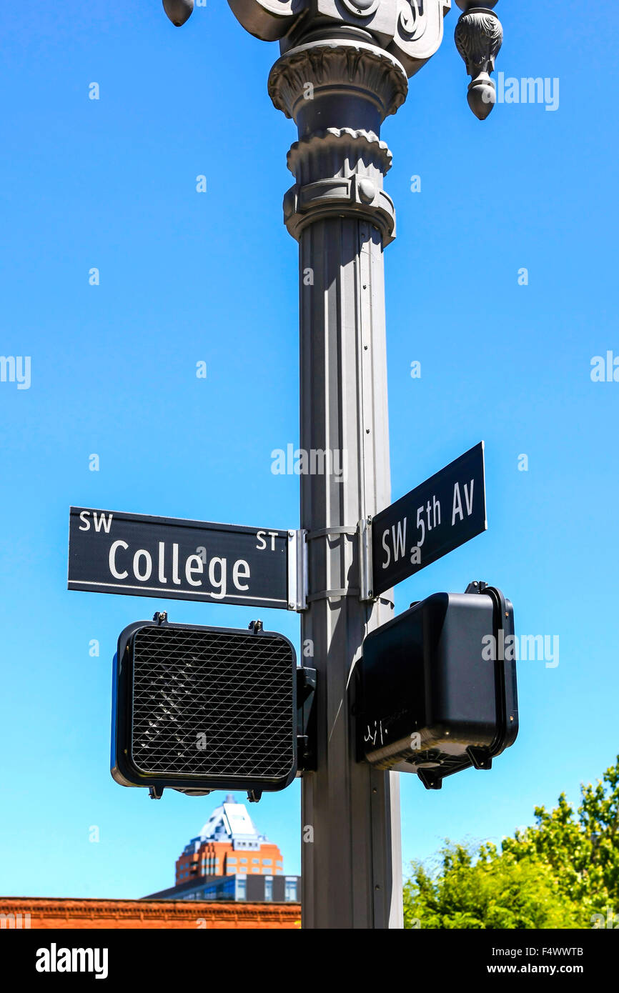 Street corner directional sign hi-res stock photography and images - Alamy