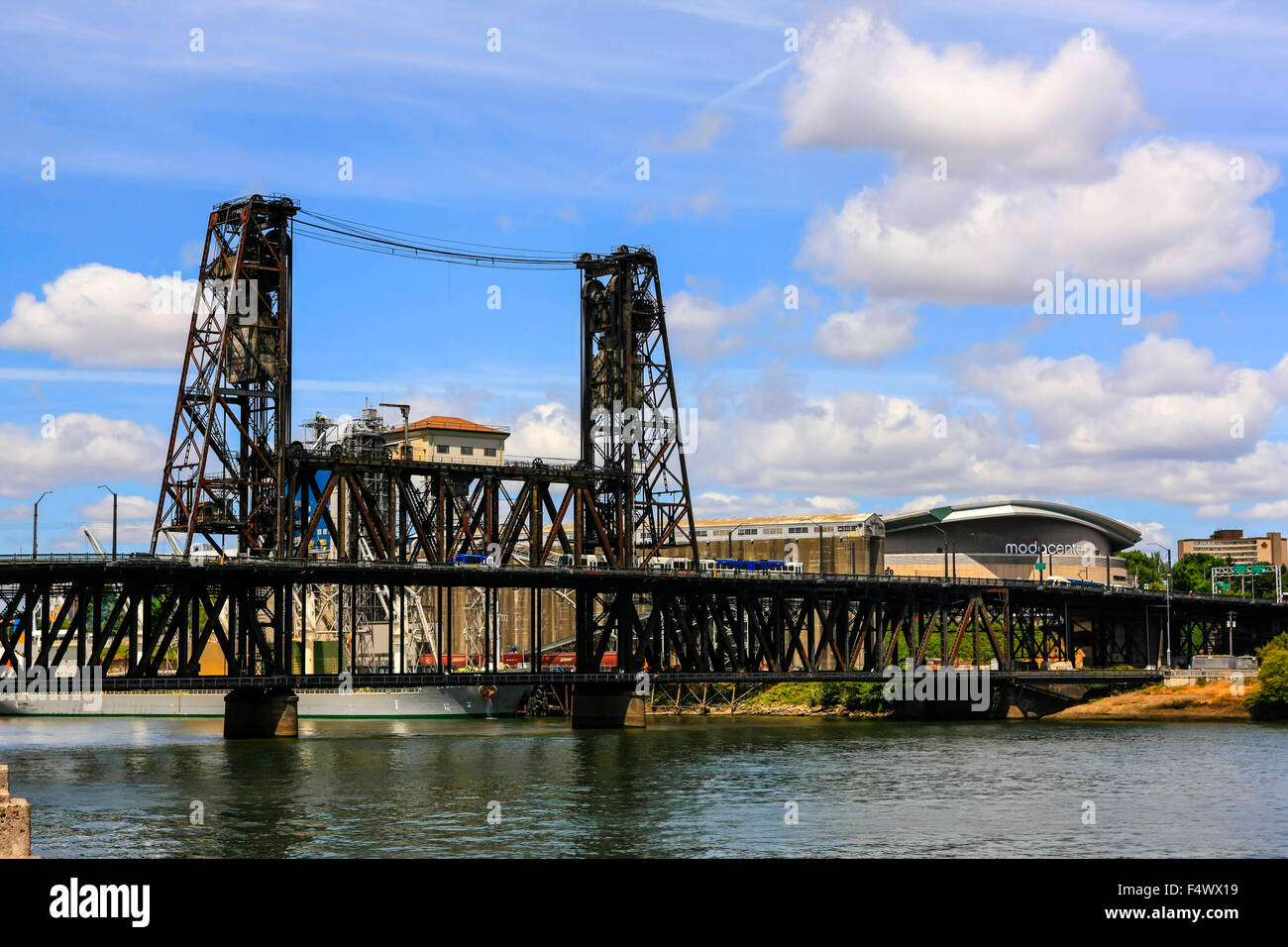 The 1912 Steel bridge, a double-deck vertical-lift bridge across the Willamette River in Portland Oregon Stock Photo