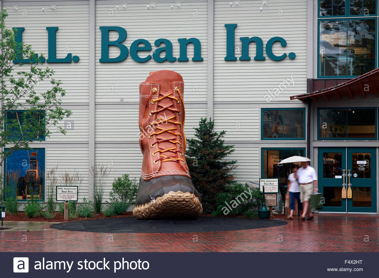 Ll Bean Store Stock Photos & Ll Bean Store Stock Images Alamy