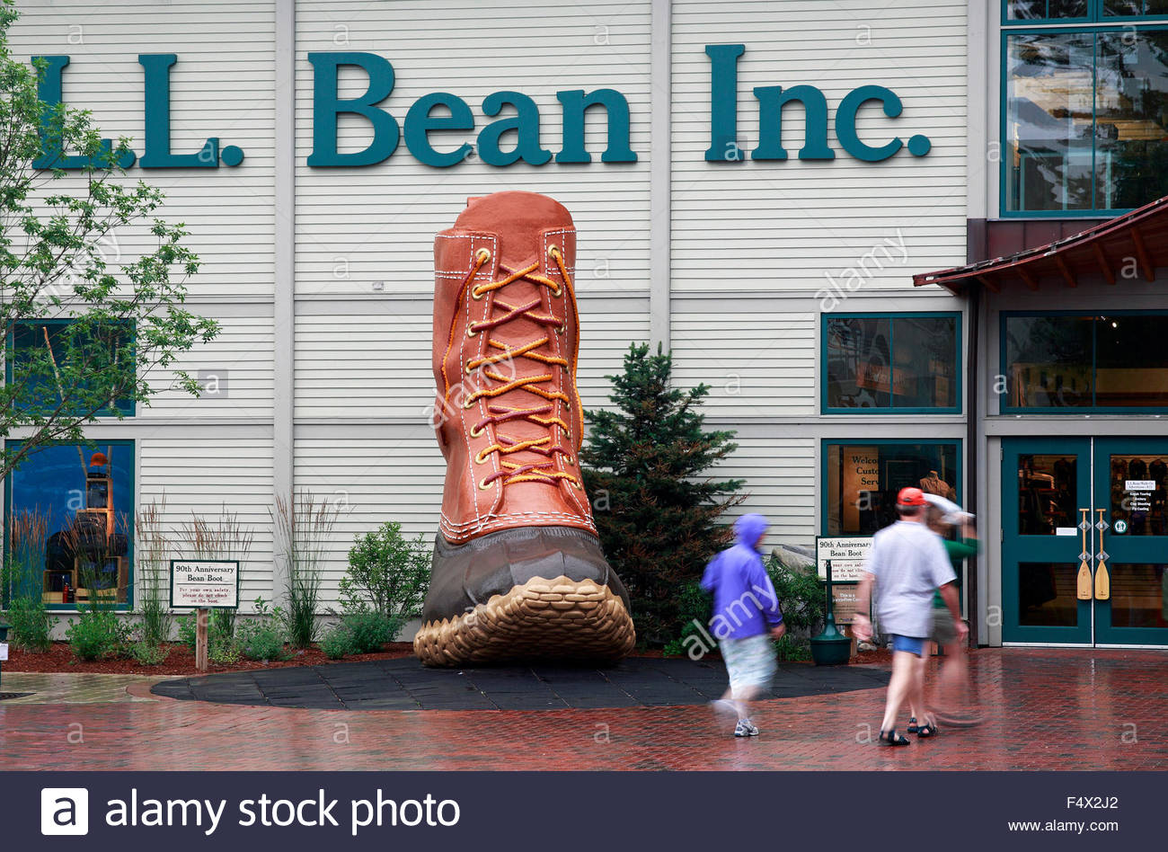 stores that sell bean boots