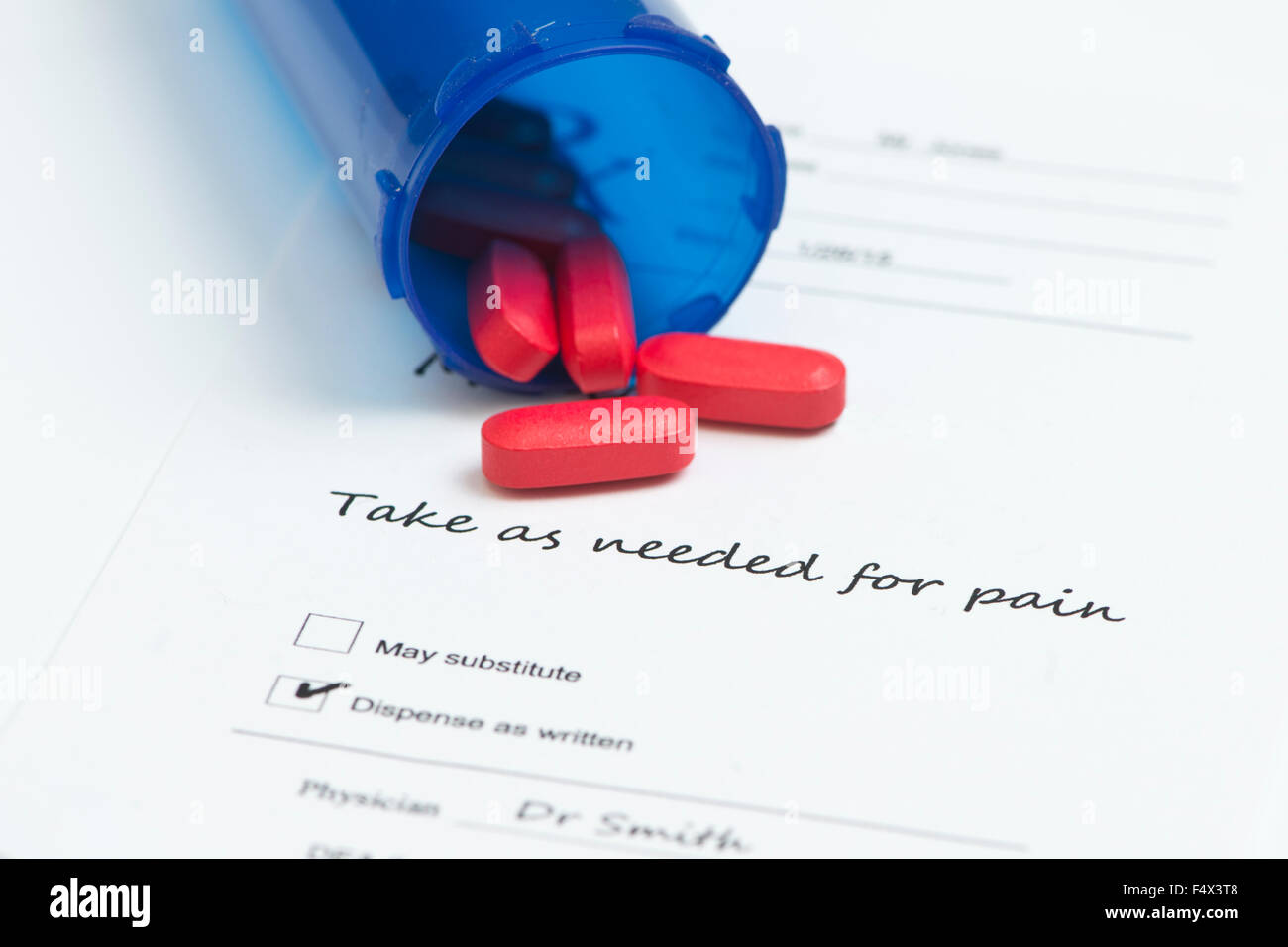 Medication tablets hi-res stock photography and images - Alamy