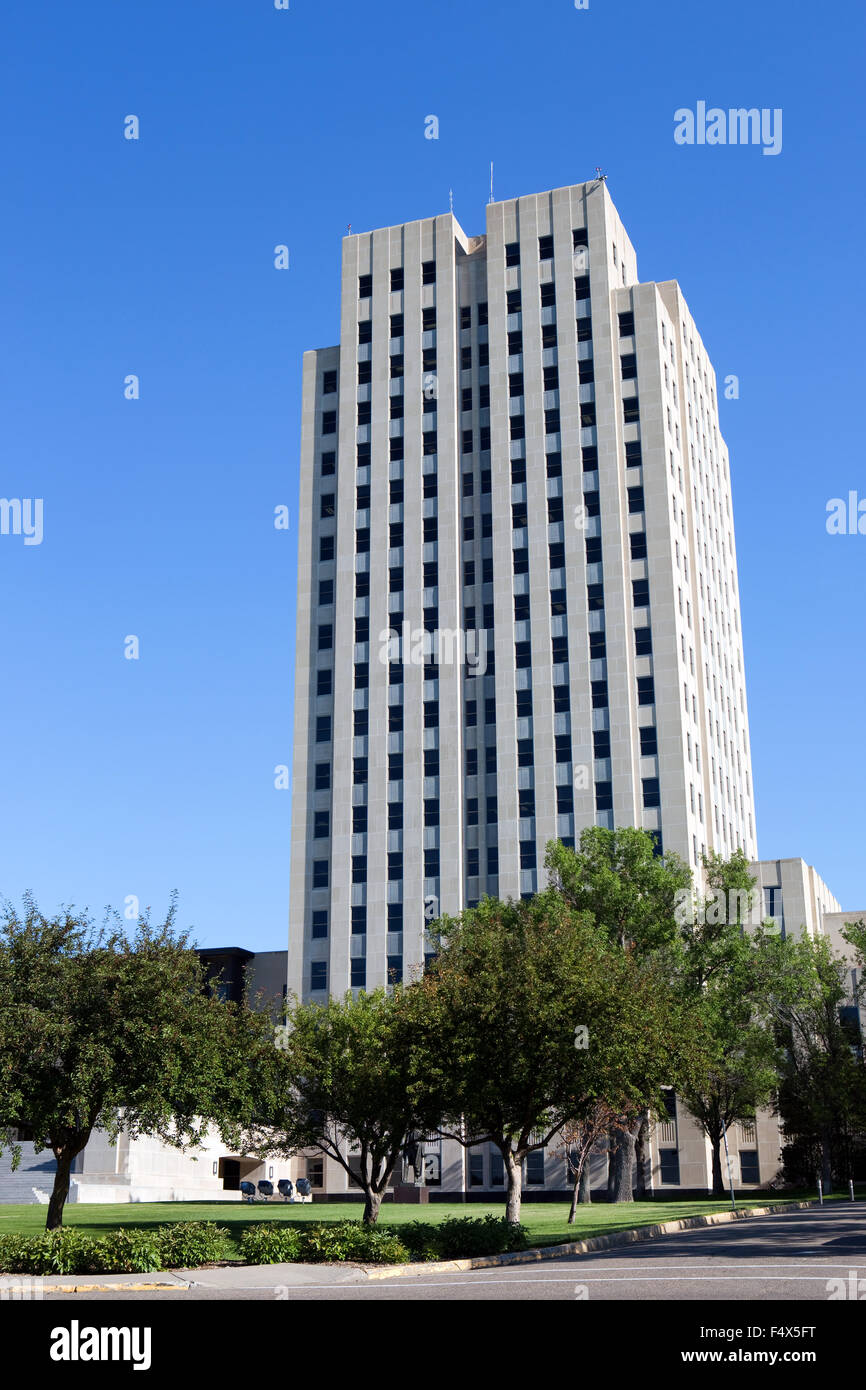 North Dakota State Capitol tower is 21 stories tall and is located in Bismarck, North Dakota, USA. Stock Photo