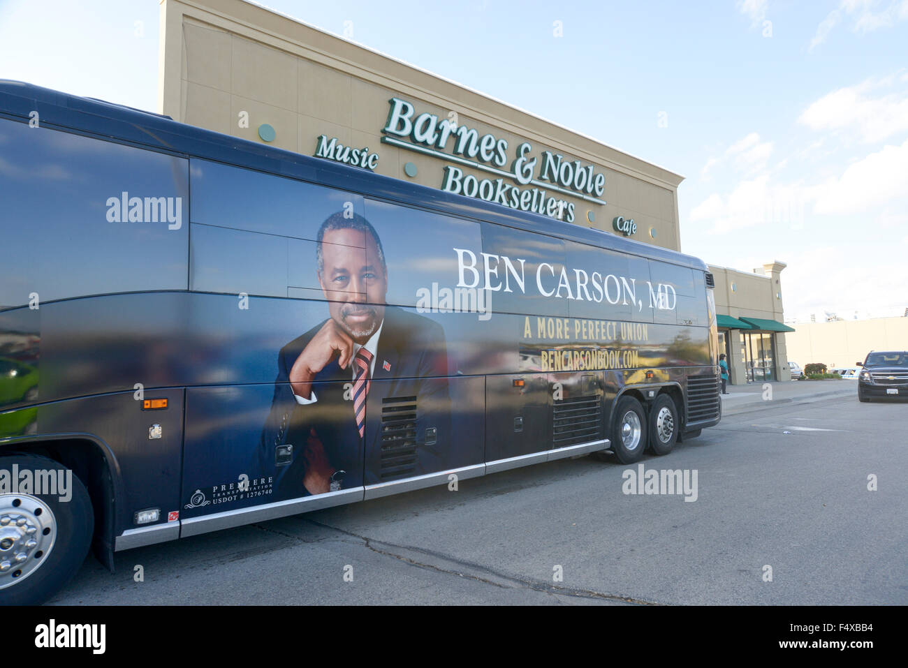 Topeka Kansas Usa 23rd Oct 2015 After Signing Thousands Of