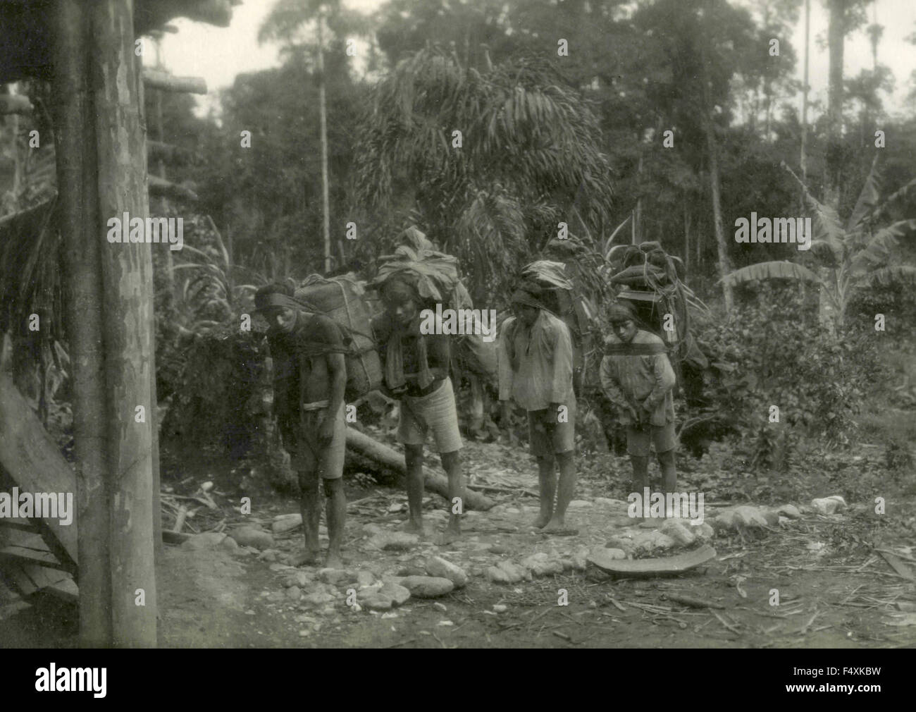 Indian carriers who transport luggage Stock Photo Alamy
