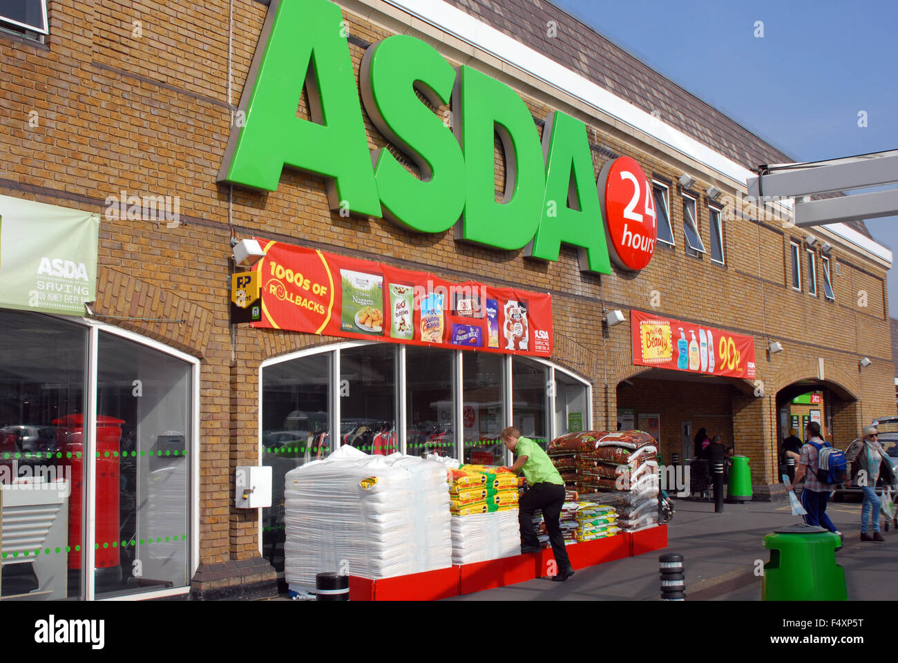 Clapham junction asda hires stock photography and images Alamy
