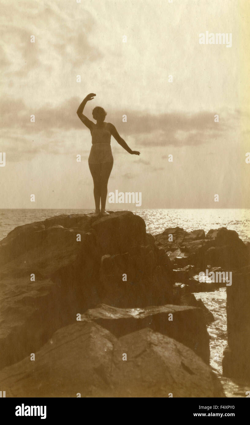 1920 woman sea hi-res stock photography and images - Alamy