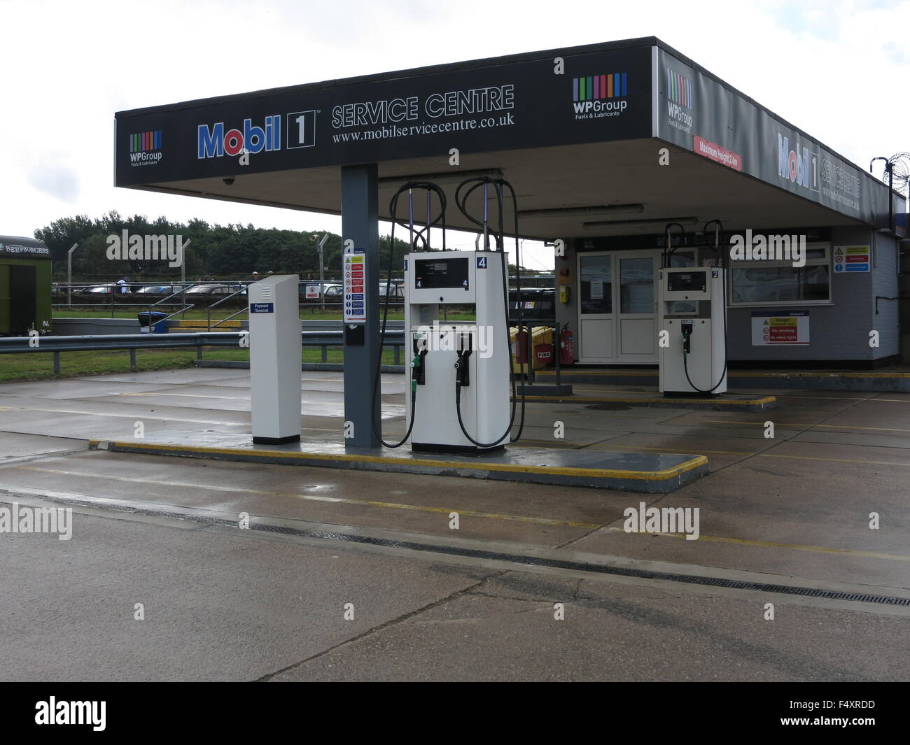 Mobil 1 lubricants hires stock photography and images Alamy