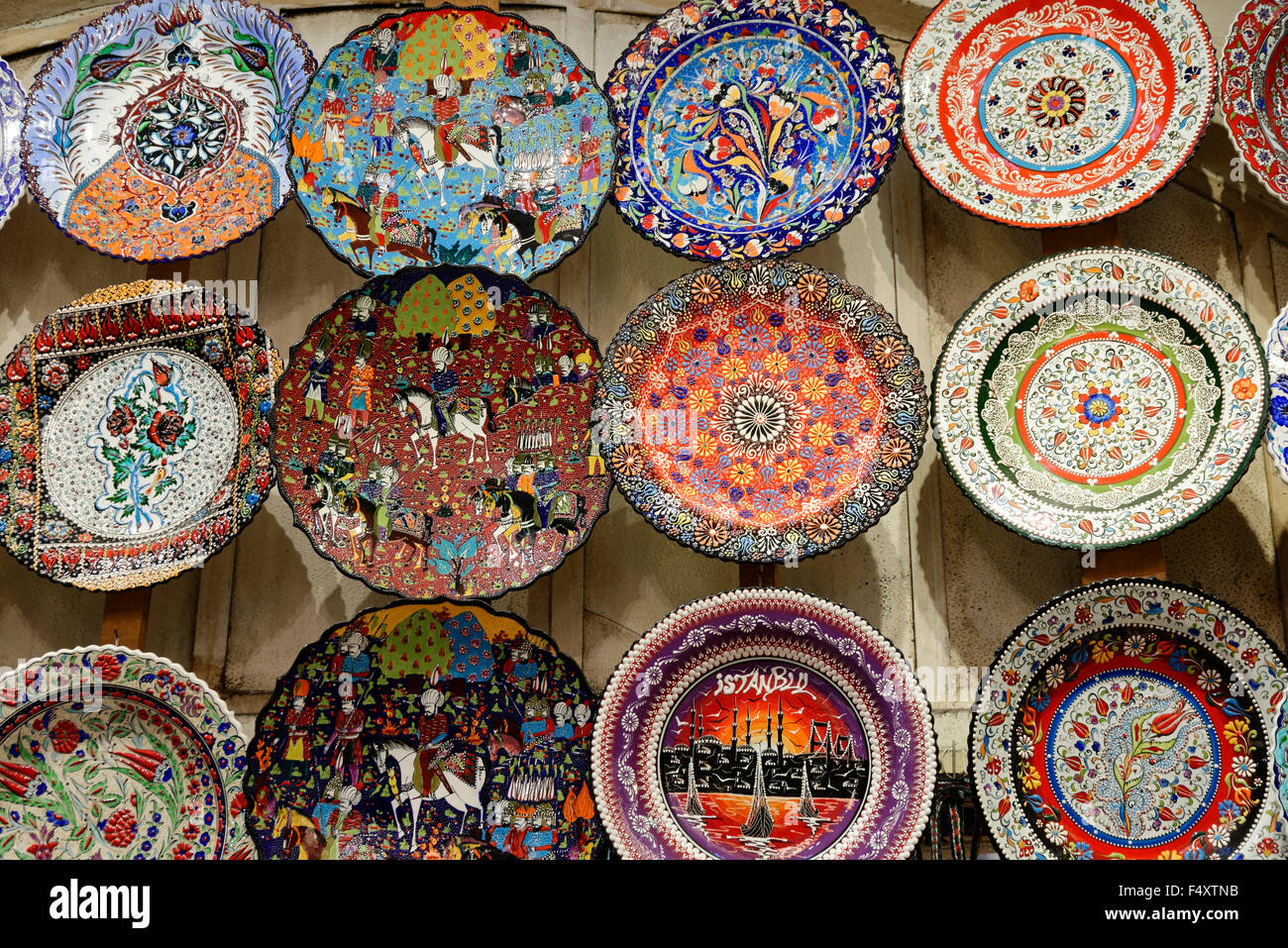 Painted ceramic, plates, souvenirs, Grand Bazaar or Kapalı Çarşı