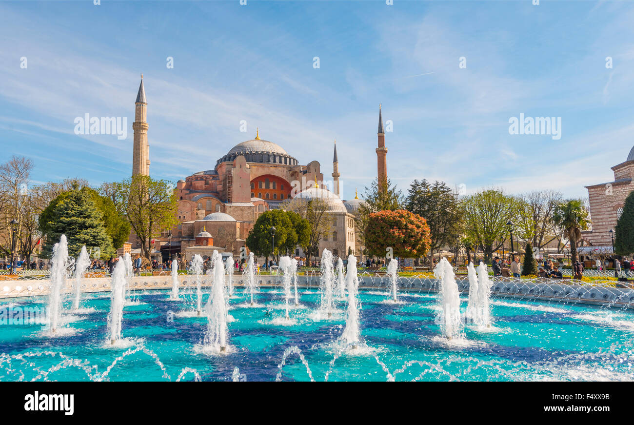 Blue Mosque, Sultan Ahmet Camii, fountain at the Sultanahmet Park, Sultanahmet, European Side, Istanbul, Turkey Stock Photo