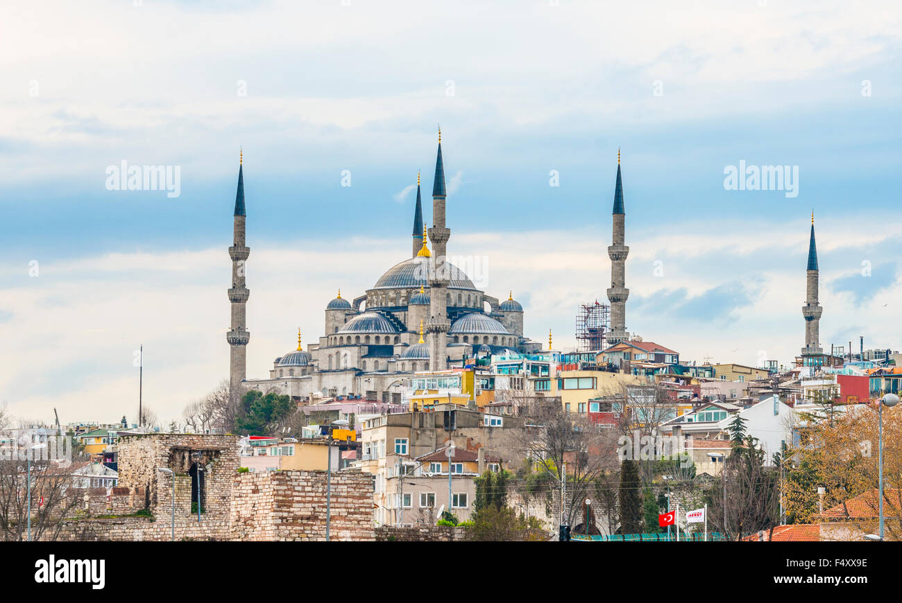 Blue Mosque, Sultan Ahmet Camii, fountain at the Sultanahmet Park ...