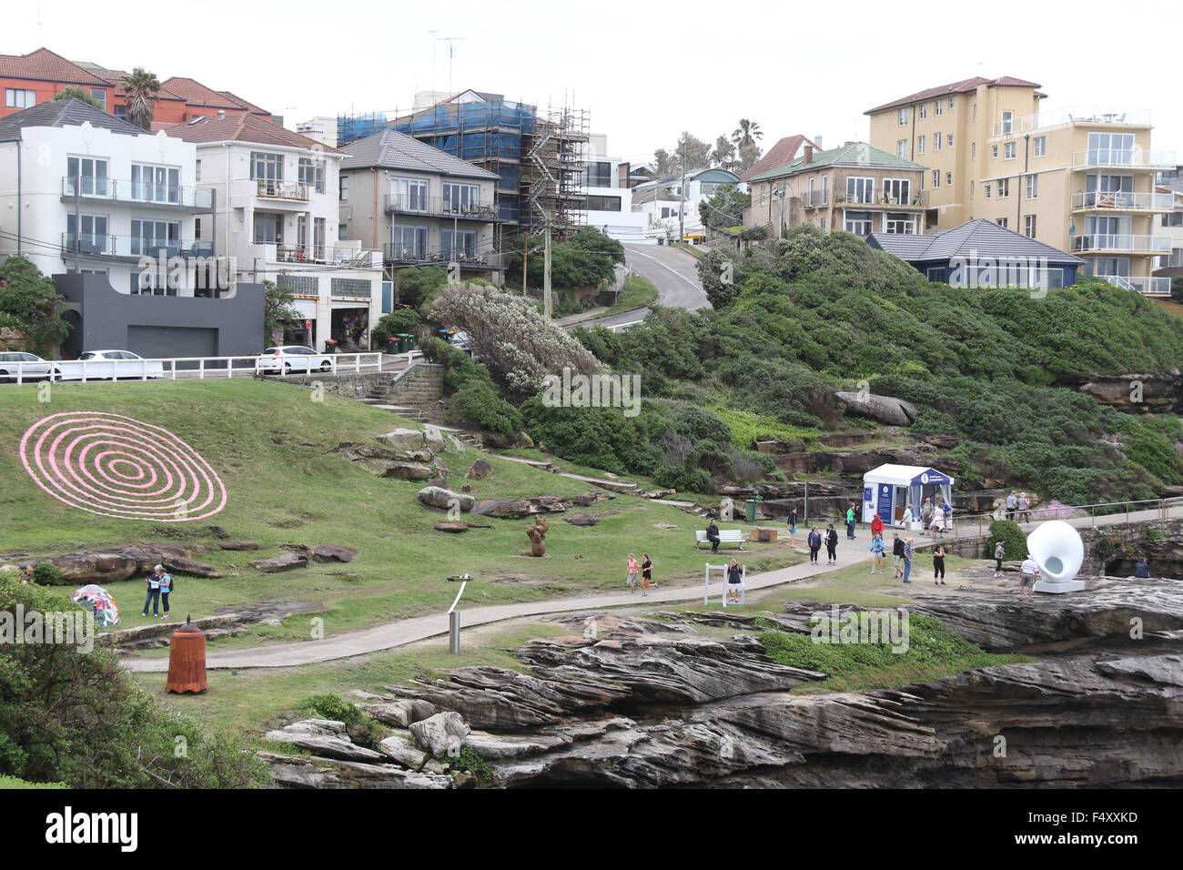 107 different sculptures can be seen at the 19th annual Sculpture by the Sea Bondi exhibition along the coastal walk to Tamarama Stock Photo