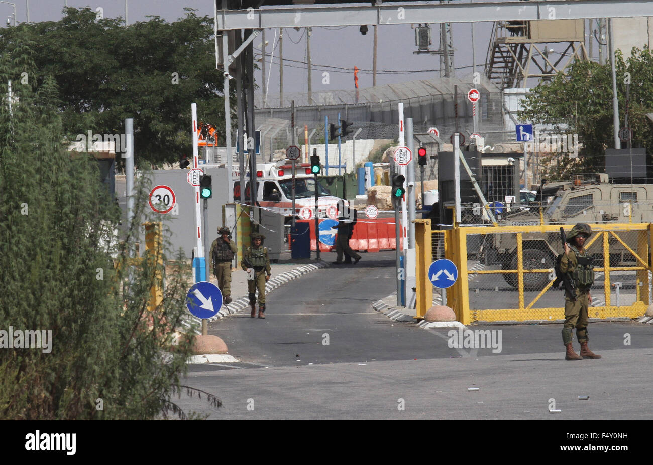 Jenin Checkpoint Jenin, West Bank, Palestinian Territory. 24th Oct, 2015. Israeli ...