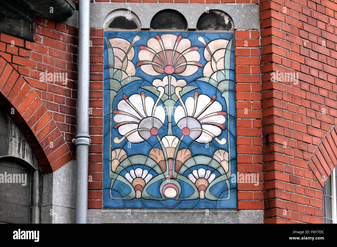 Art Nouveau detail on building, Laan Van Meerdervoort 164 t/m 168b, Den Haag (The Hague), The Netherlands. Stock Photo