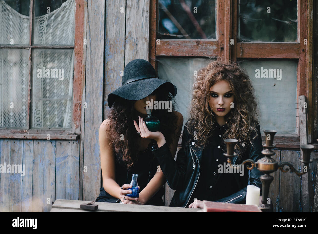 Perform magic hi-res stock photography and images - Alamy