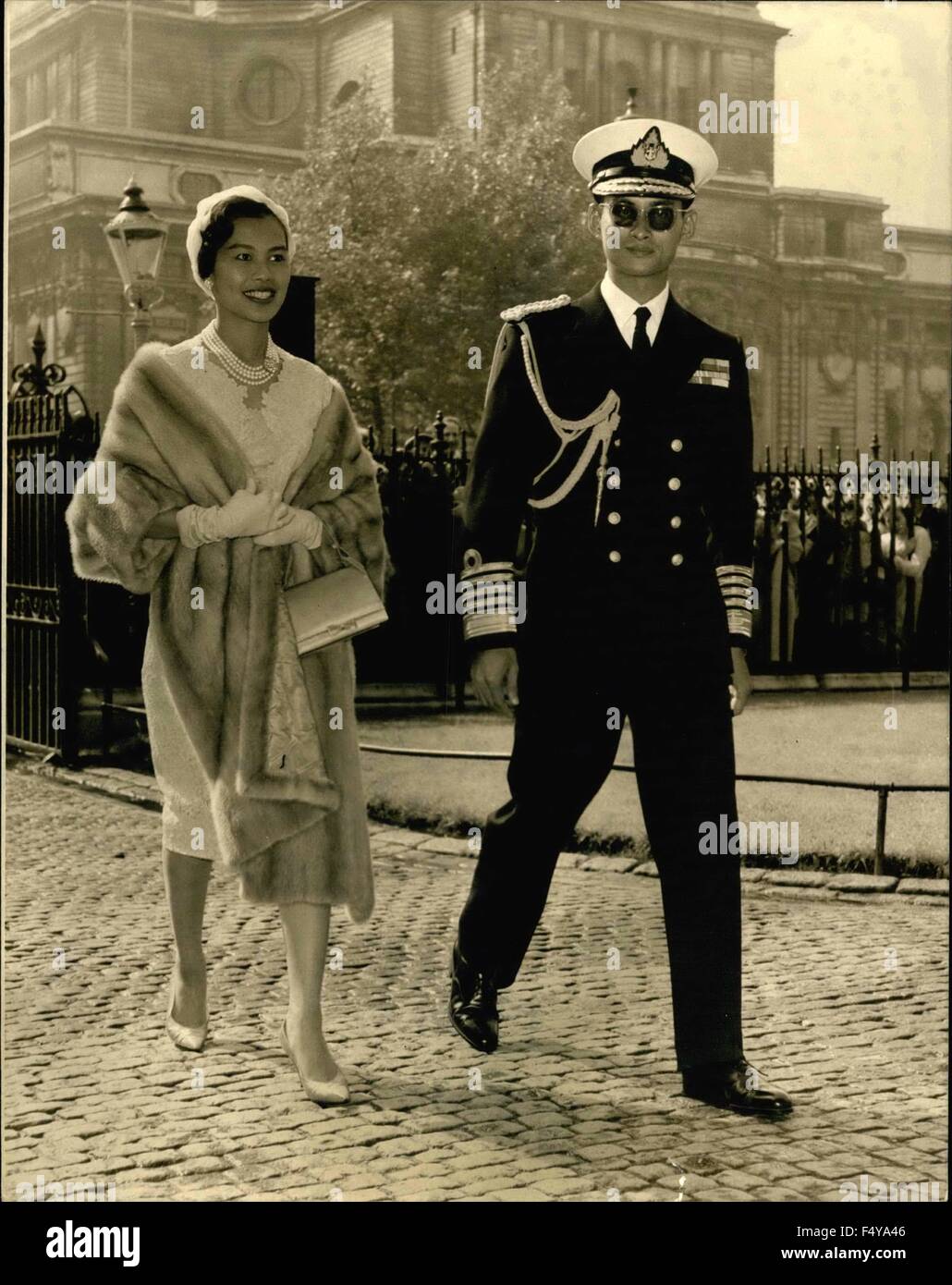 30+ Thailand New King And Queen Gif