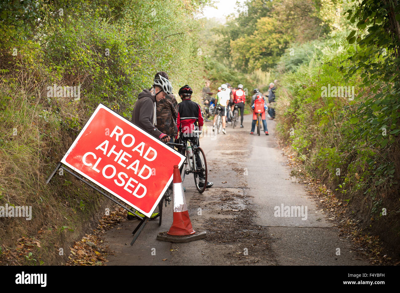 Road closure sign start of Catford hill climb bottom of york hill bike race against the clock cyclists waiting Stock Photo