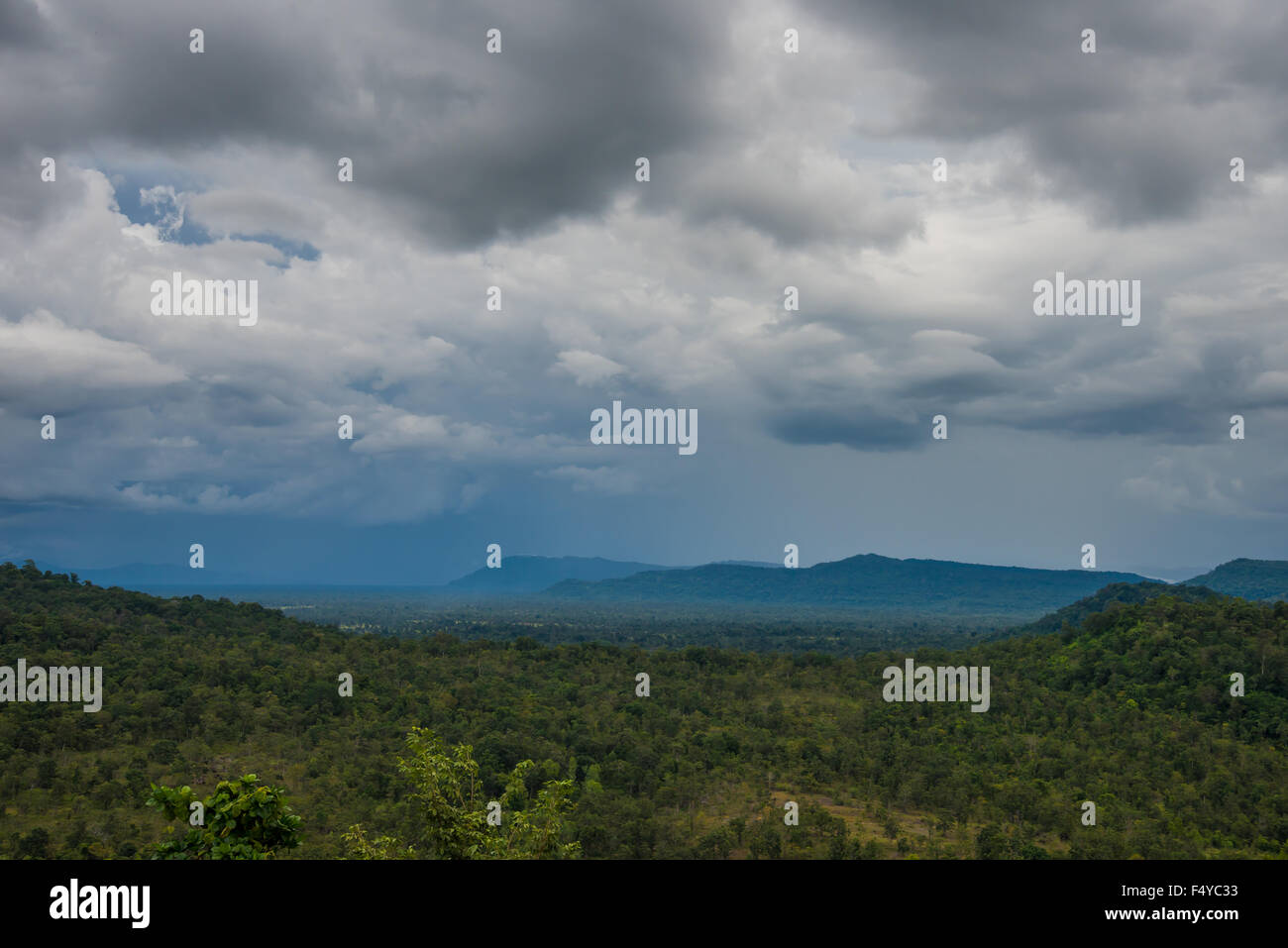 Mostly cloudy day hi-res stock photography and images - Alamy