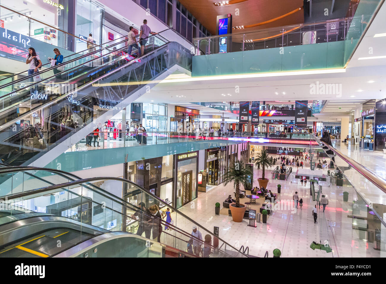 Escalator in the dubai mall hi-res stock photography and images - Alamy