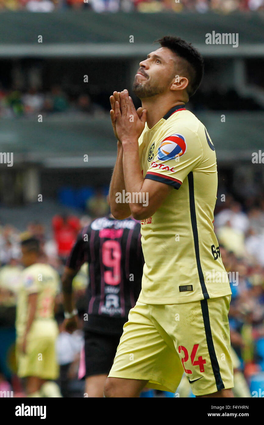 Mexico City, Mexico. 24th Oct, 2015. America's Oribe Peralta reacts during their match against Queretaro at the Opening Tournament 2015 of the MX League in the Azteca Stadium in Mexico City, capital of Mexico, on Oct. 24, 2015. Queretaro won the match. © Pablo Ruiz/Xinhua/Alamy Live News Stock Photo