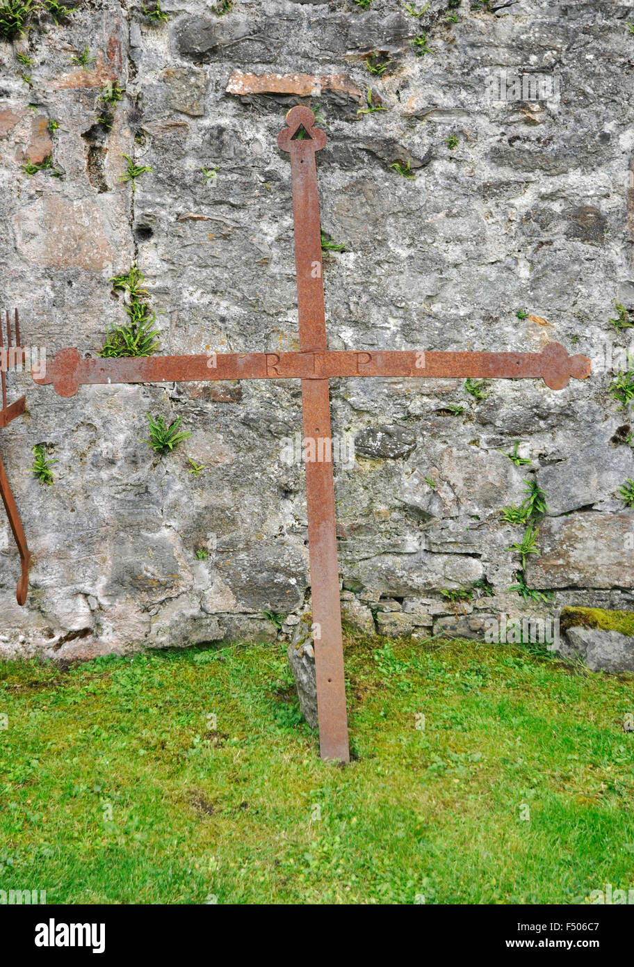 Steel Rip Cross Rip grave cross hi-res stock photography and images - Alamy