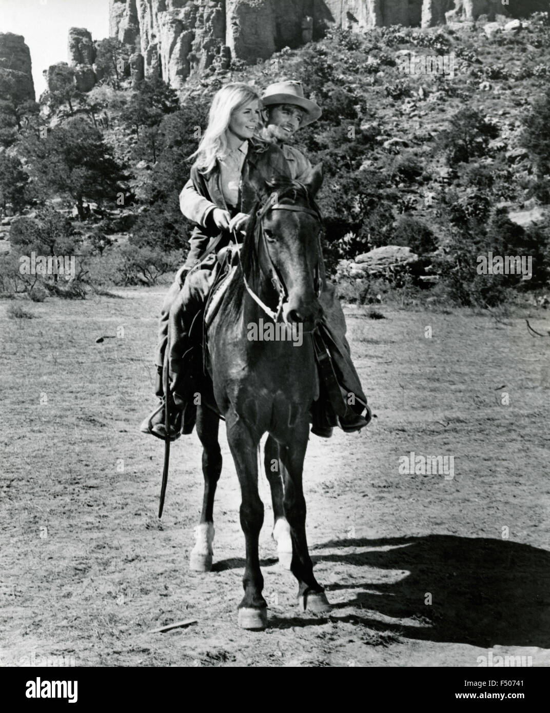 https://c8.alamy.com/comp/F50741/the-actors-robert-walker-and-valora-noland-in-a-scene-from-the-film-F50741.jpg