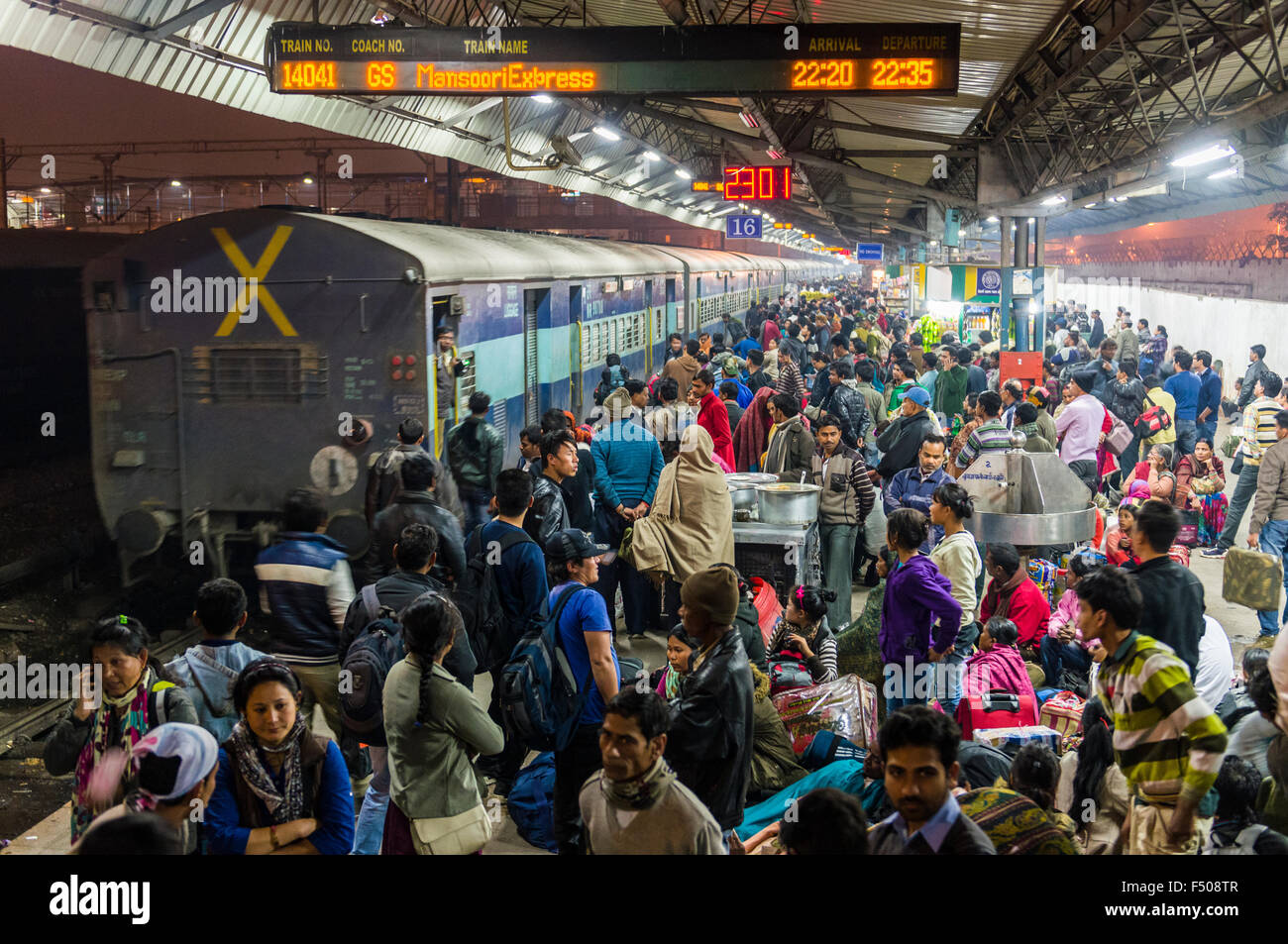 Crowded platform at New Delhi Railway Station Stock Photo