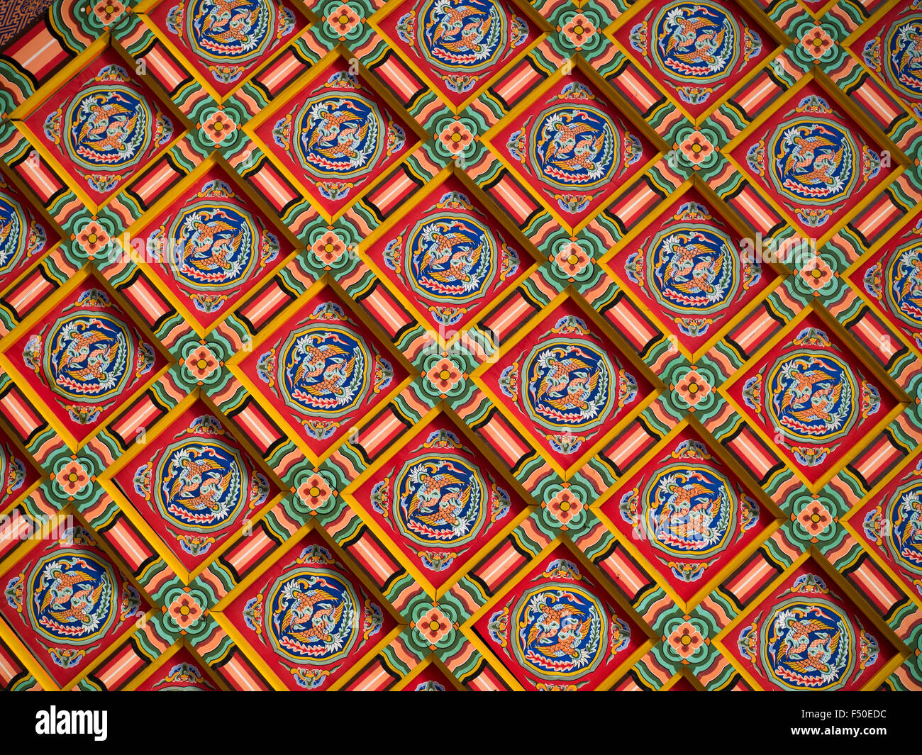 Ornate pattern on the roof of the king's chambers in the Gyeongbokgung Palace (경복궁) in Seoul, South Korea Stock Photo