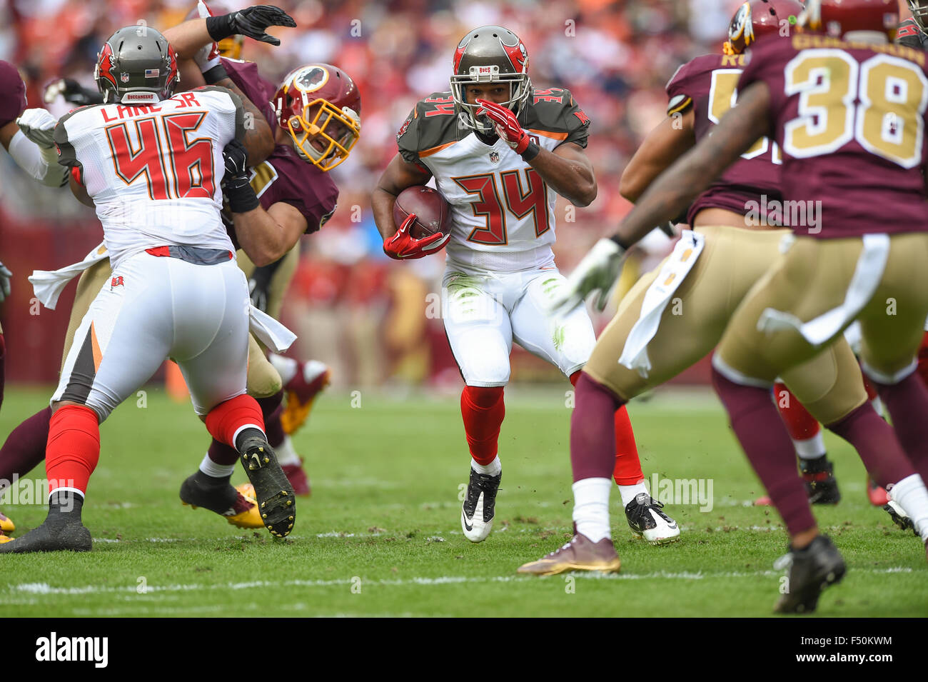 OCT 25, 2015 : Tampa Bay Buccaneers running back Charles Sims (34 ...