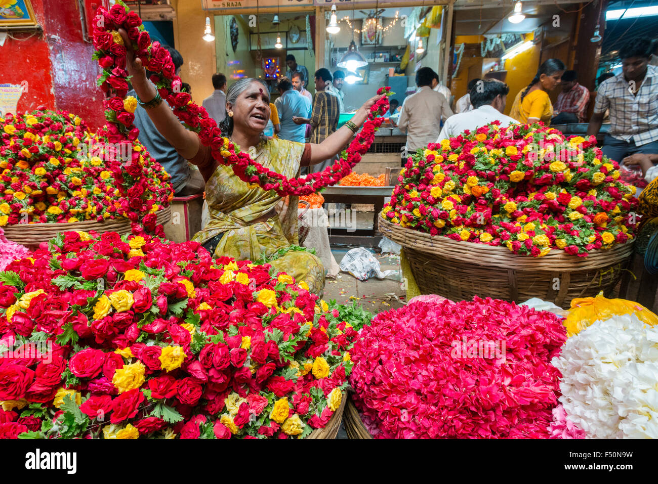 Flower shop in bangalore hires stock photography and images Alamy