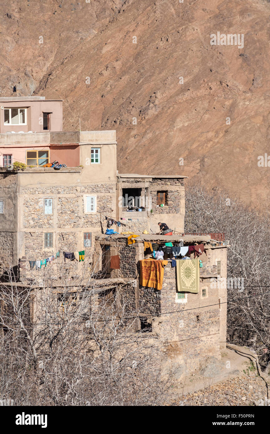 Top 10 Breathtaking Minecraft Mountain House Designs, image size:866x1390