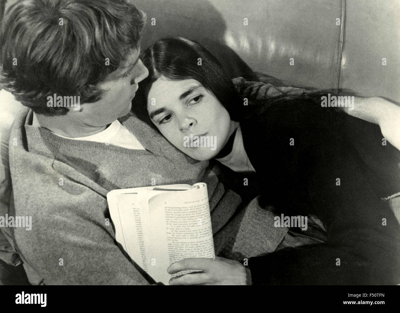 The actors Eli MacGraw and Ryan O'Neal in a scene from the movie 'Love Story', USA Stock Photo