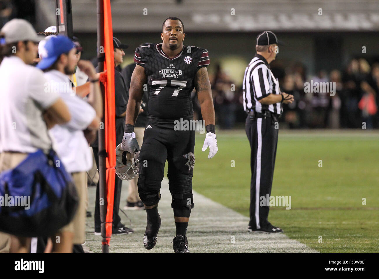 Starkville, MS, USA. 24th Oct, 2015. Mississippi State Bulldogs offensive lineman Rufus Warren (77) was the sidelines during the NCAA Football game between the Mississippi State Bulldogs and the Kentucky Wildcats at Davis Wade Stadium in Starkville, MS. Chuck Lick/CSM/Alamy Live News Stock Photo