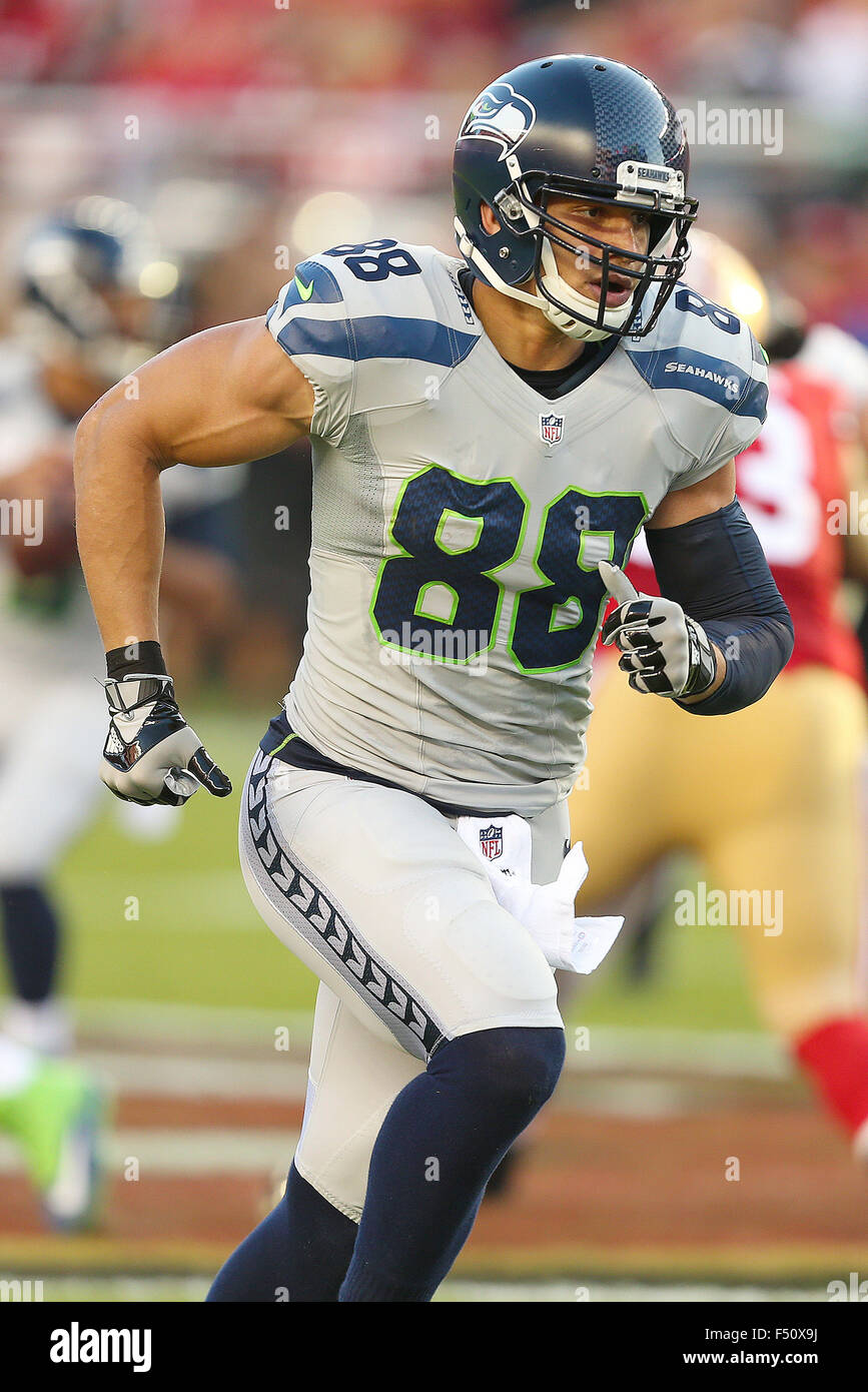 Santa Clara, CA. 22nd Oct, 2015. Seattle tight end Jimmy Graham during action in an NFL game against the San Francisco 49ers at Levi's Stadium in Santa Clara, CA. The Seahawks won 20-3. Dan Gluskoter/CSM/Alamy Live News Stock Photo