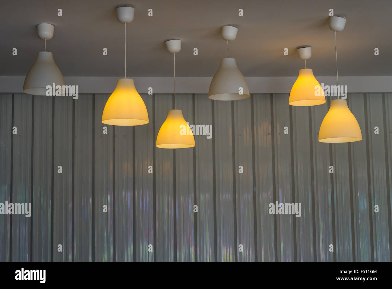 Recessed lighting ceiling hires stock photography and images Alamy