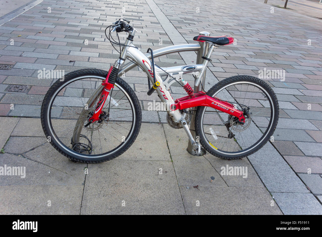 carrera full suspension mountain bike