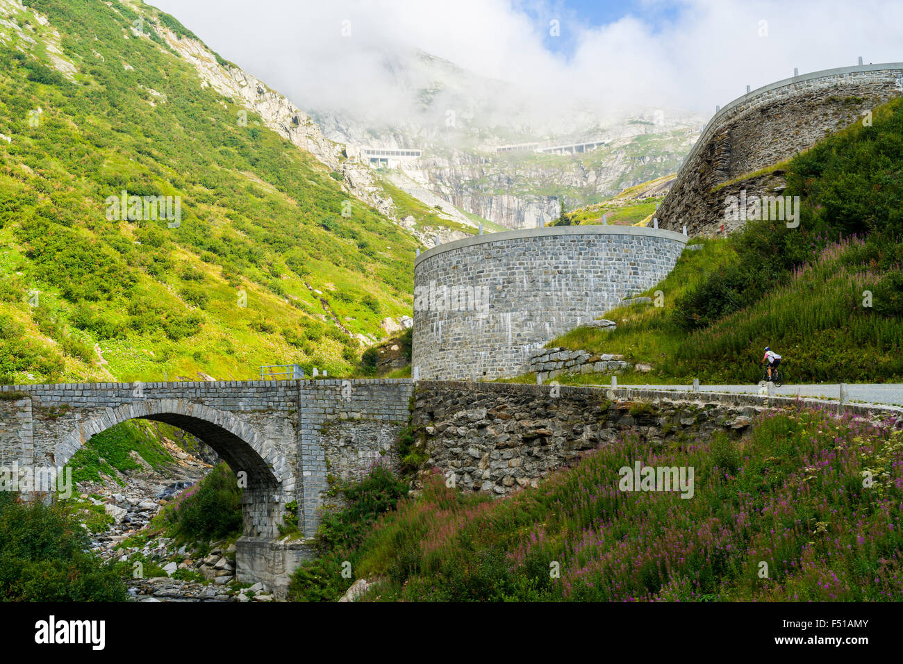 Tremola mountain hi-res stock photography and images - Al…