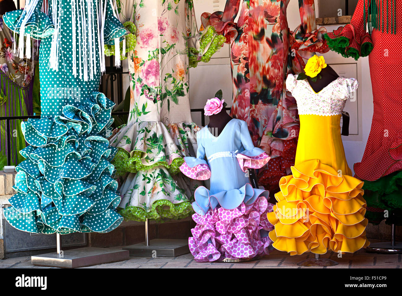 Robes flamencos pour la Danse - El Rocio