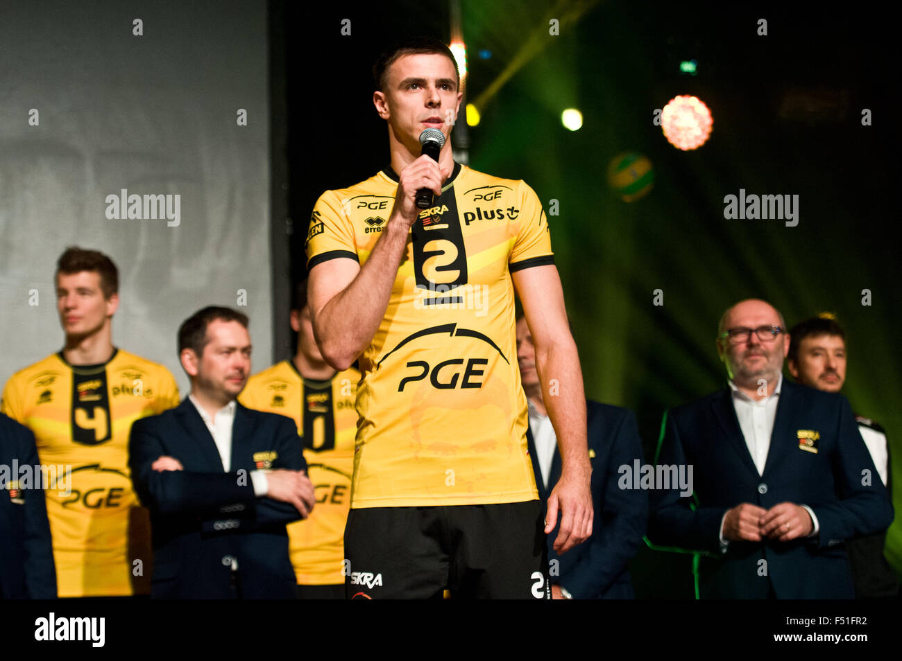 Belchatow, Poland. 25th Oct, 2015. Mariusz Wlazly delivers speach, during official presentation of PGE Skra Belchatow team for 2015/2016 volleyball season. Credit:  Marcin Rozpedowski/Alamy Live News Stock Photo