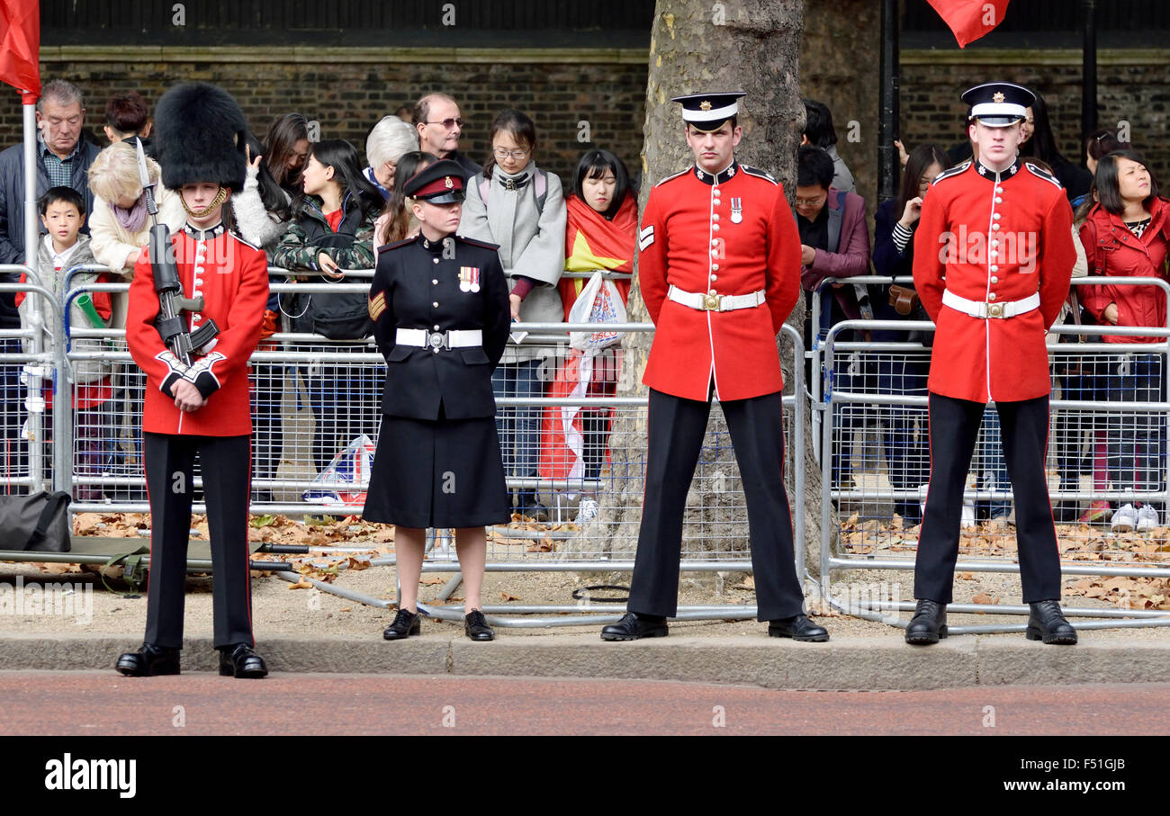 London. Members of the Armed Forces in the Mall as Chinese President Xi Jinping starts his London visit Oct 20th 2015. Stock Photo