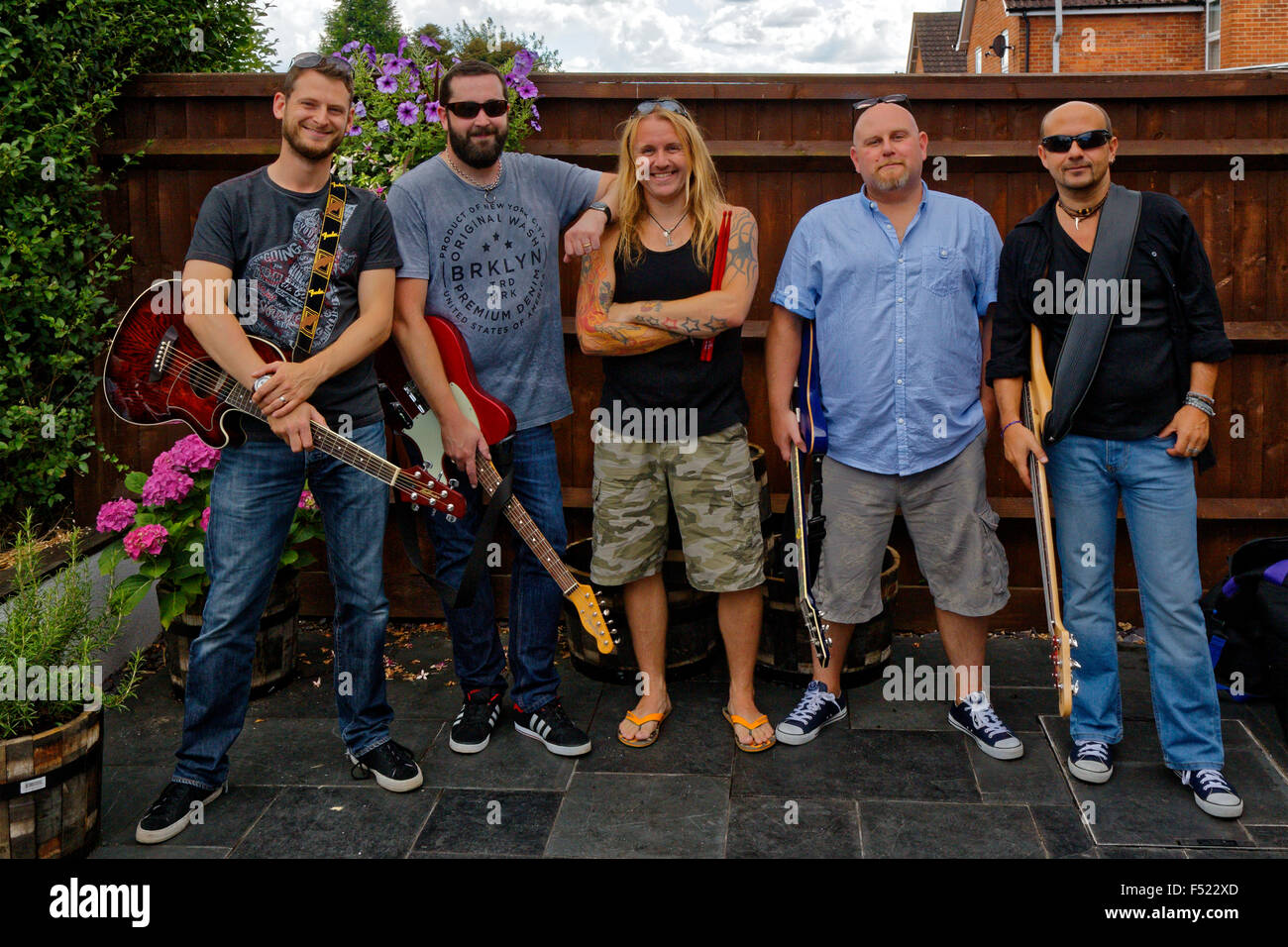 'The Darker My Horizon' Rock Band. LR Alan Kirkham, Mark Stephenson