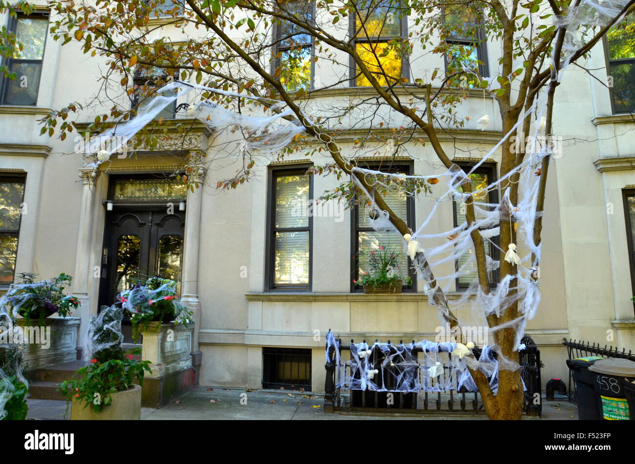 halloween decorations brooklyn park slope new york Stock Photo Alamy