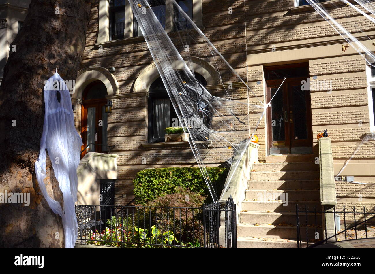 halloween decorations brooklyn park slope new york Stock Photo Alamy