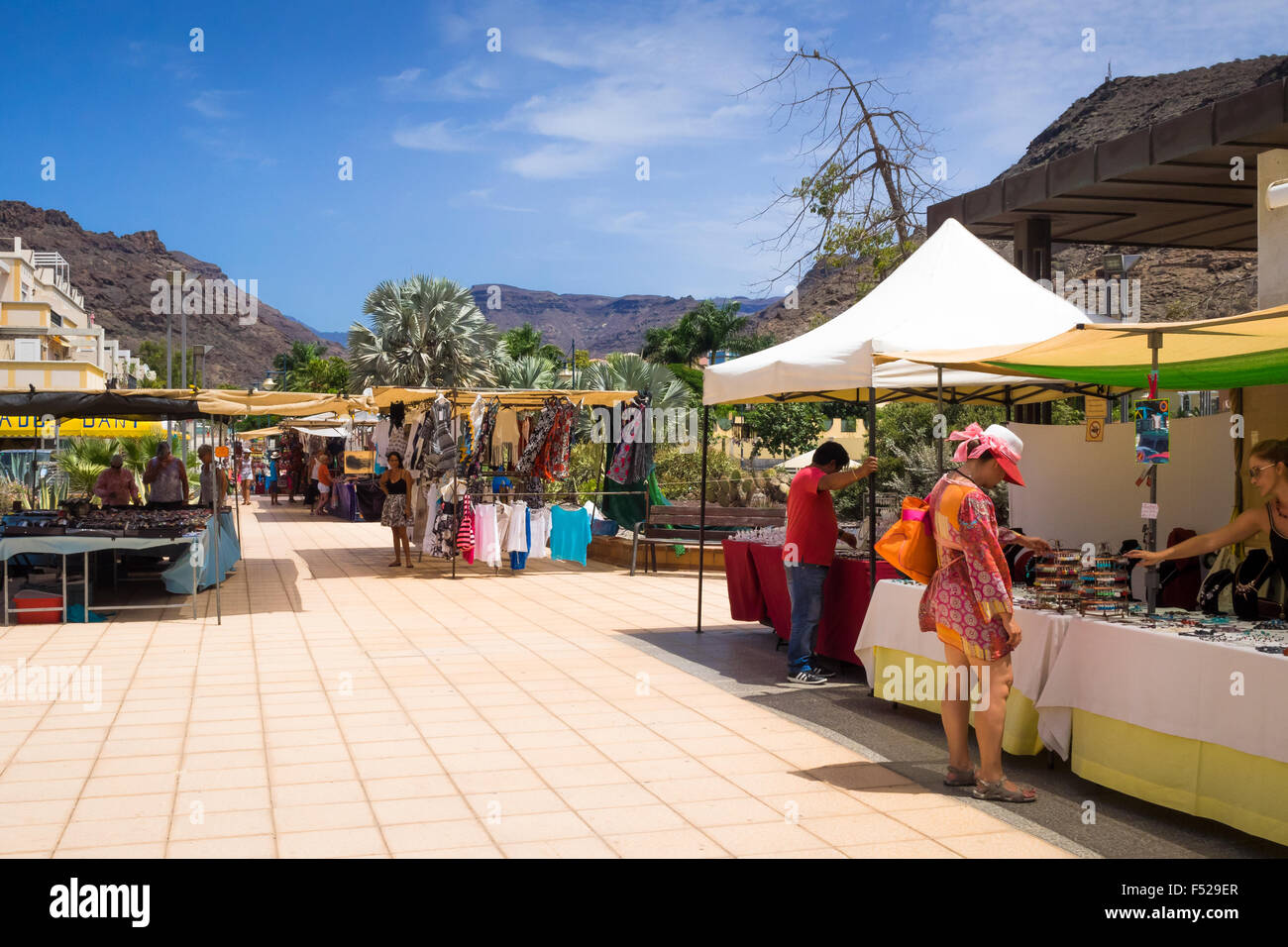 Puerto mogan market hi-res stock photography and images - Alamy