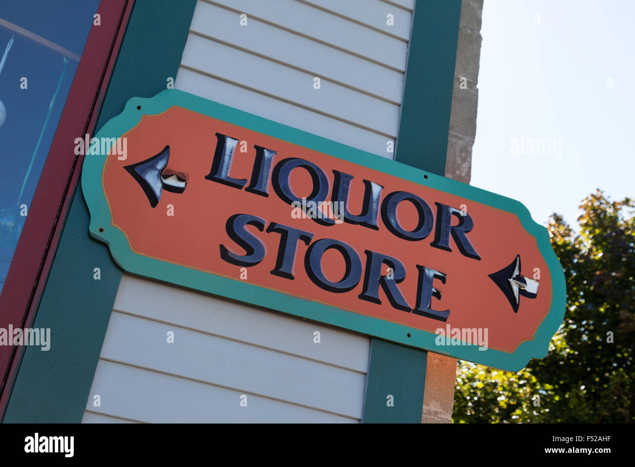 Liquor Store Sign High Resolution Stock Photography and Images Alamy