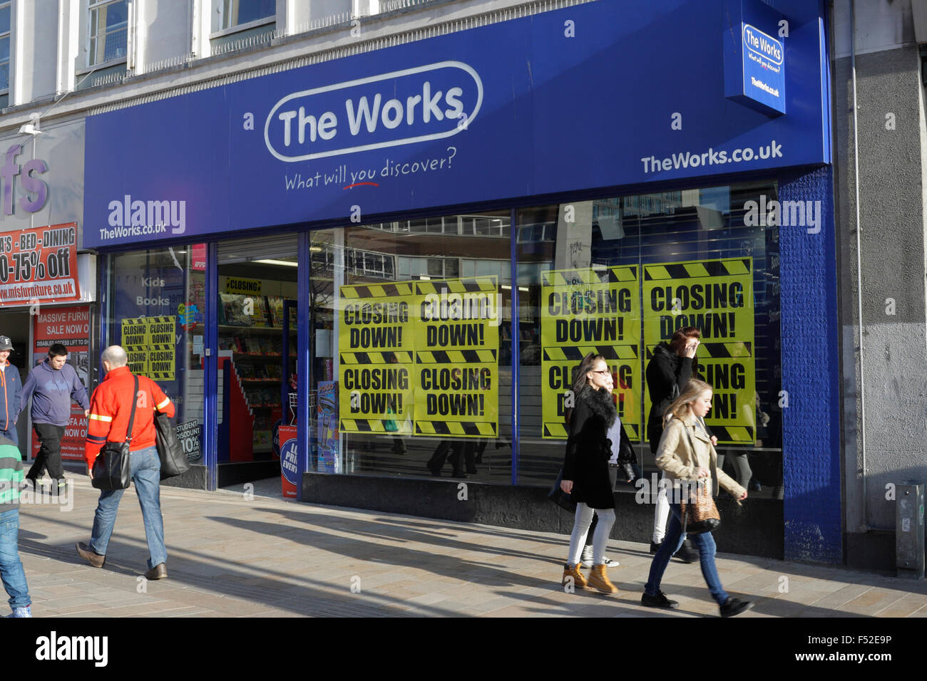 The Works Bookshop Closing Down Sale Sheffield city centre England UK High street recession economic crisis Stock Photo