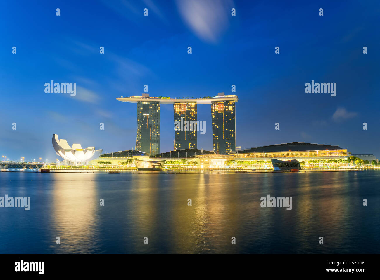 Beautiful sunrise in Marina bay at Singapore Stock Photo