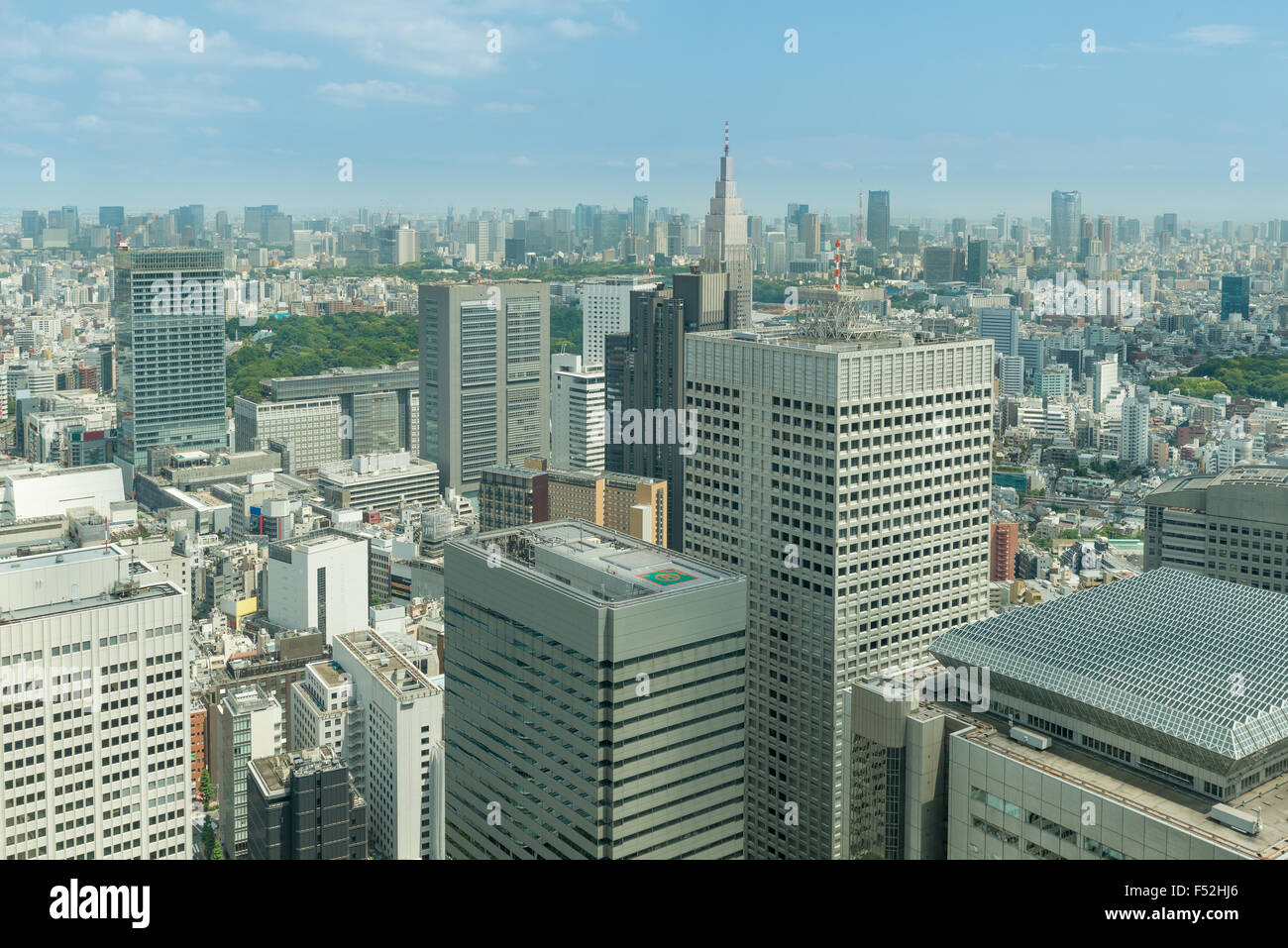 Cityscape of Tokyo skyscrapers in shinjuku financial district, Japan Stock Photo