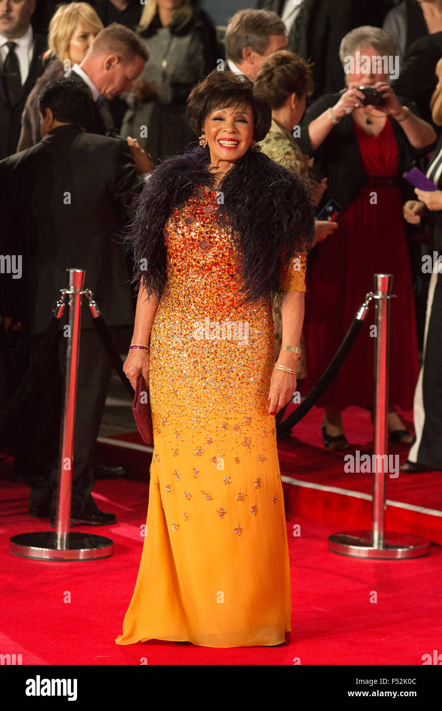 London, UK. 26th Oct, 2015. Dame Shirley Bassey. CTBF Royal Film Performance, World Premiere of the new James Bond film 'Spectre' at the Royal Albert Hall. Credit:  Vibrant Pictures/Alamy Live News Stock Photo