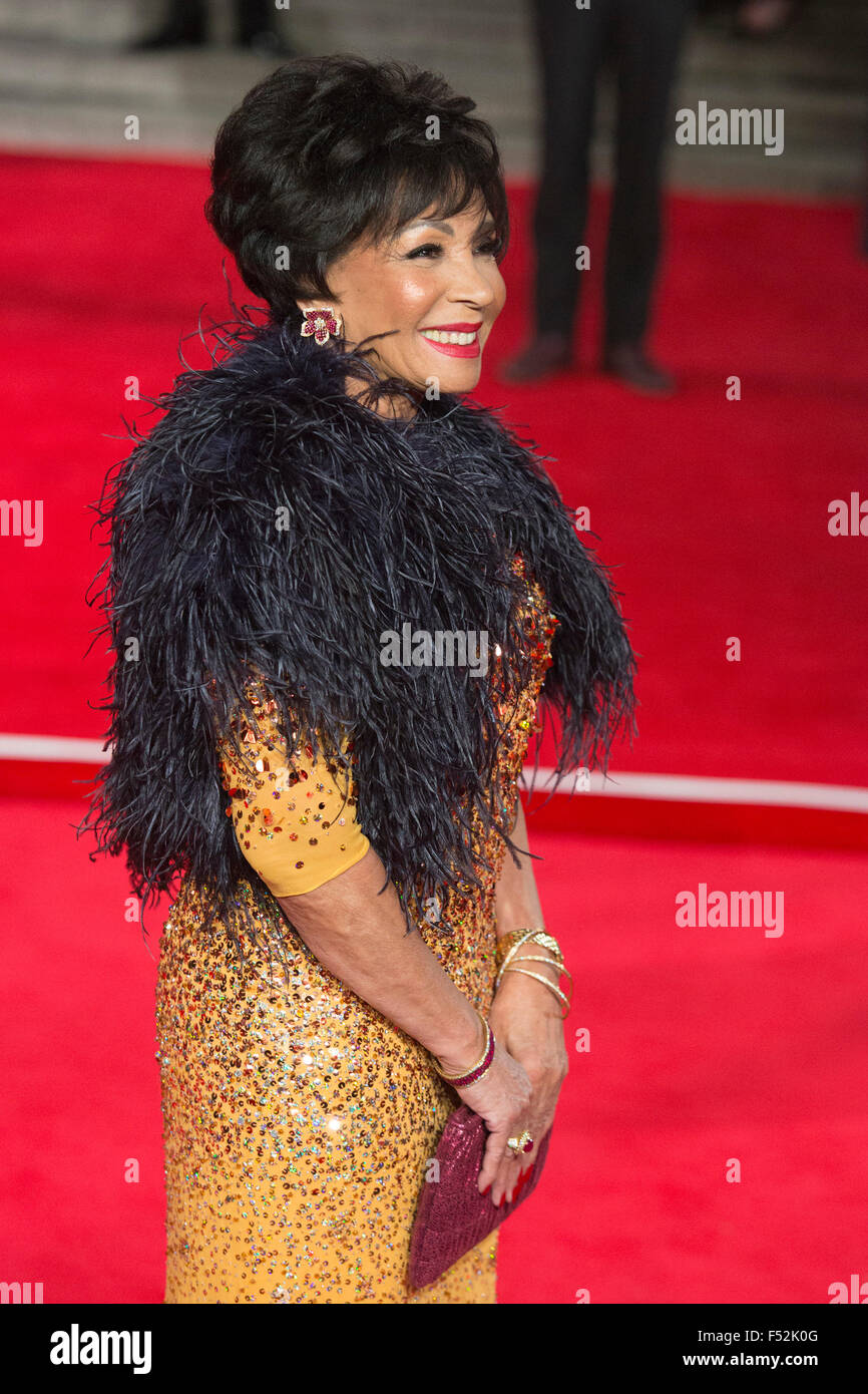 London, UK. 26th Oct, 2015. Dame Shirley Bassey. CTBF Royal Film Performance, World Premiere of the new James Bond film 'Spectre' at the Royal Albert Hall. Credit:  Vibrant Pictures/Alamy Live News Stock Photo